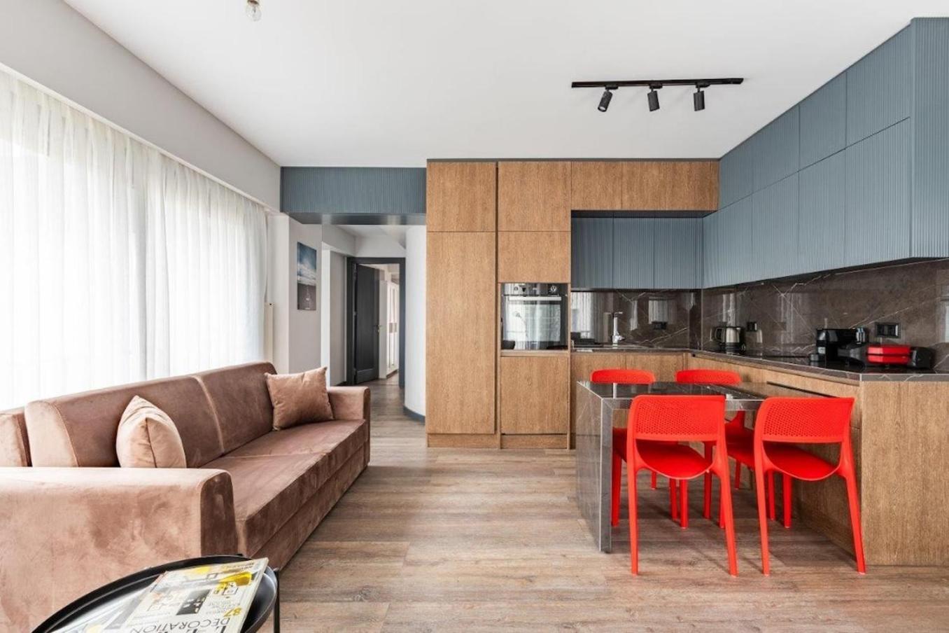 Cozy Bright Wparking 2bd1bath Home!#338 Apartment *